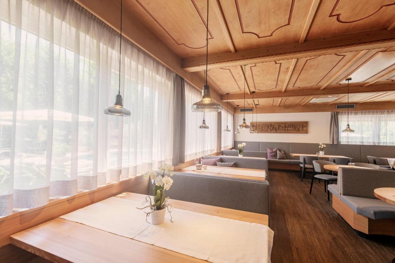 Wanderhotel Teiserhof Funes  Eksteriør billede