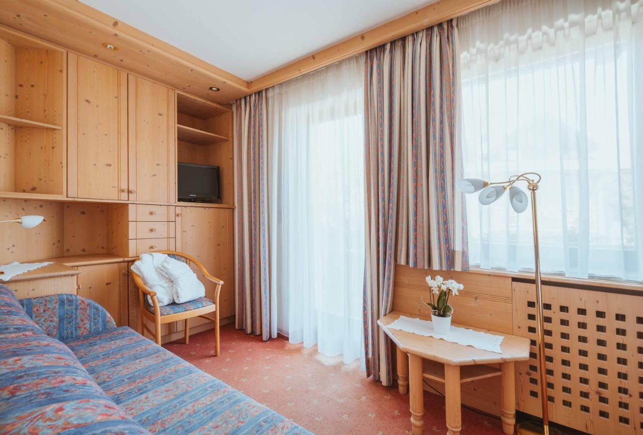 Wanderhotel Teiserhof Funes  Eksteriør billede