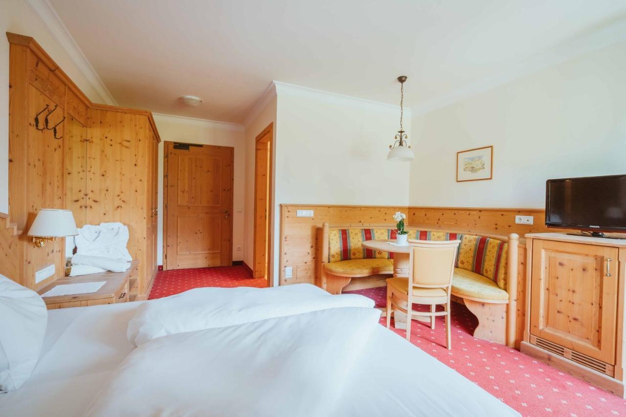 Wanderhotel Teiserhof Funes  Eksteriør billede