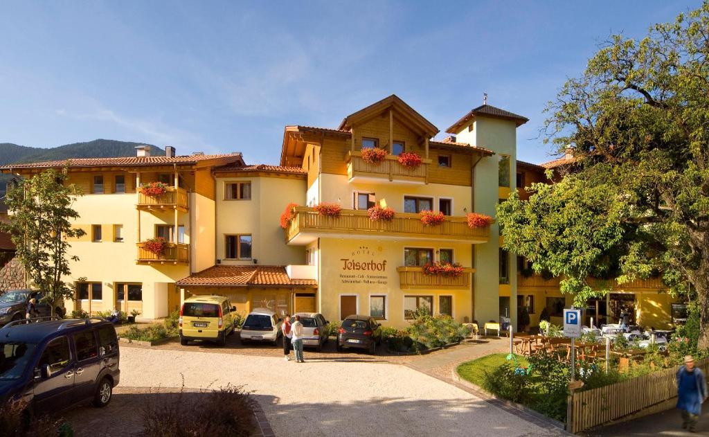 Wanderhotel Teiserhof Funes  Eksteriør billede