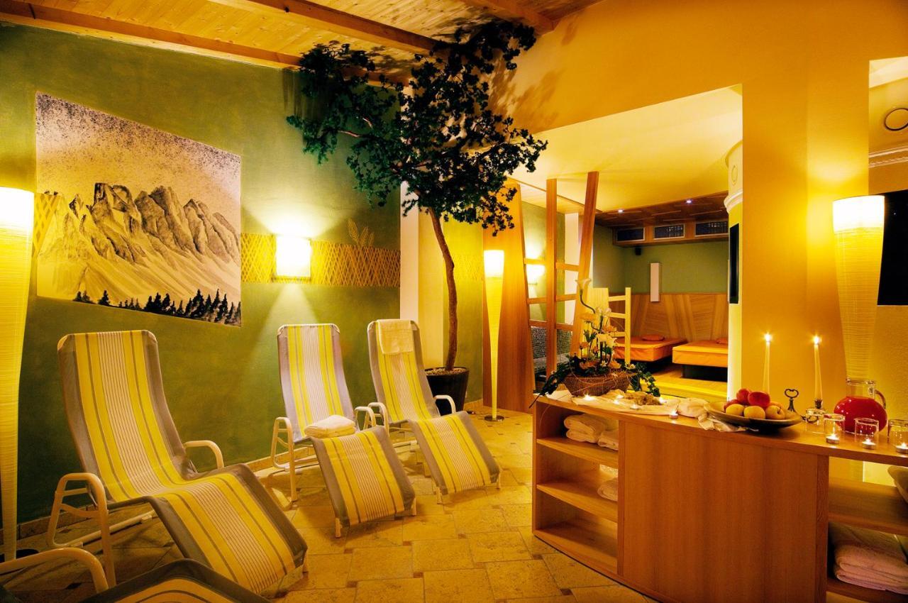 Wanderhotel Teiserhof Funes  Eksteriør billede